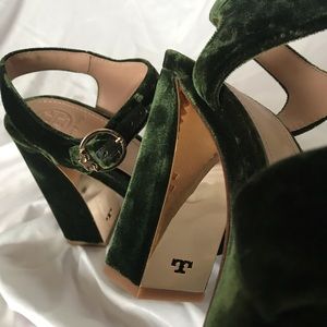 Tory Burch Loretta Platform 115mm Velvet Sandal.